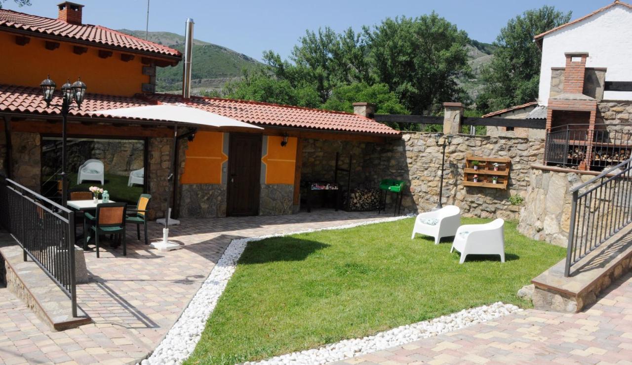 Apartamento Turistico Casas De Manuel La Pola de Gordon Exterior foto